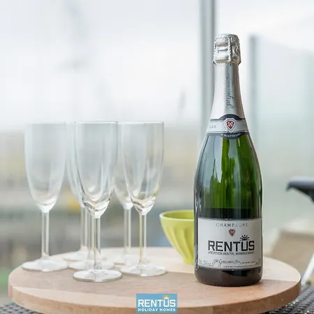 Optimist - With Sea View And Garage