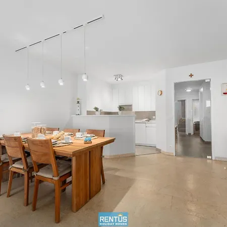 Optimist - With Sea View And Garage 아파트