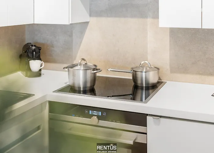 Apartman Optimist - With Sea View And Garage *