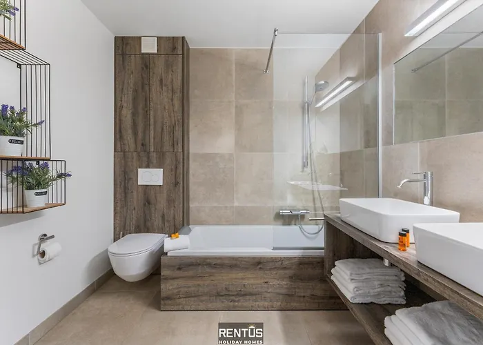 Optimist - With Sea View And Garage